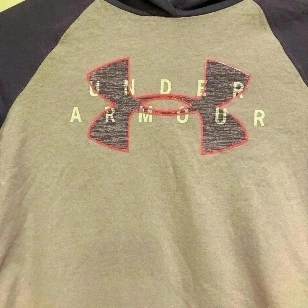 Under Armour Girl’s Longsleeve Hooded T-Shirt Top Purple Blouse Sz. Youth M